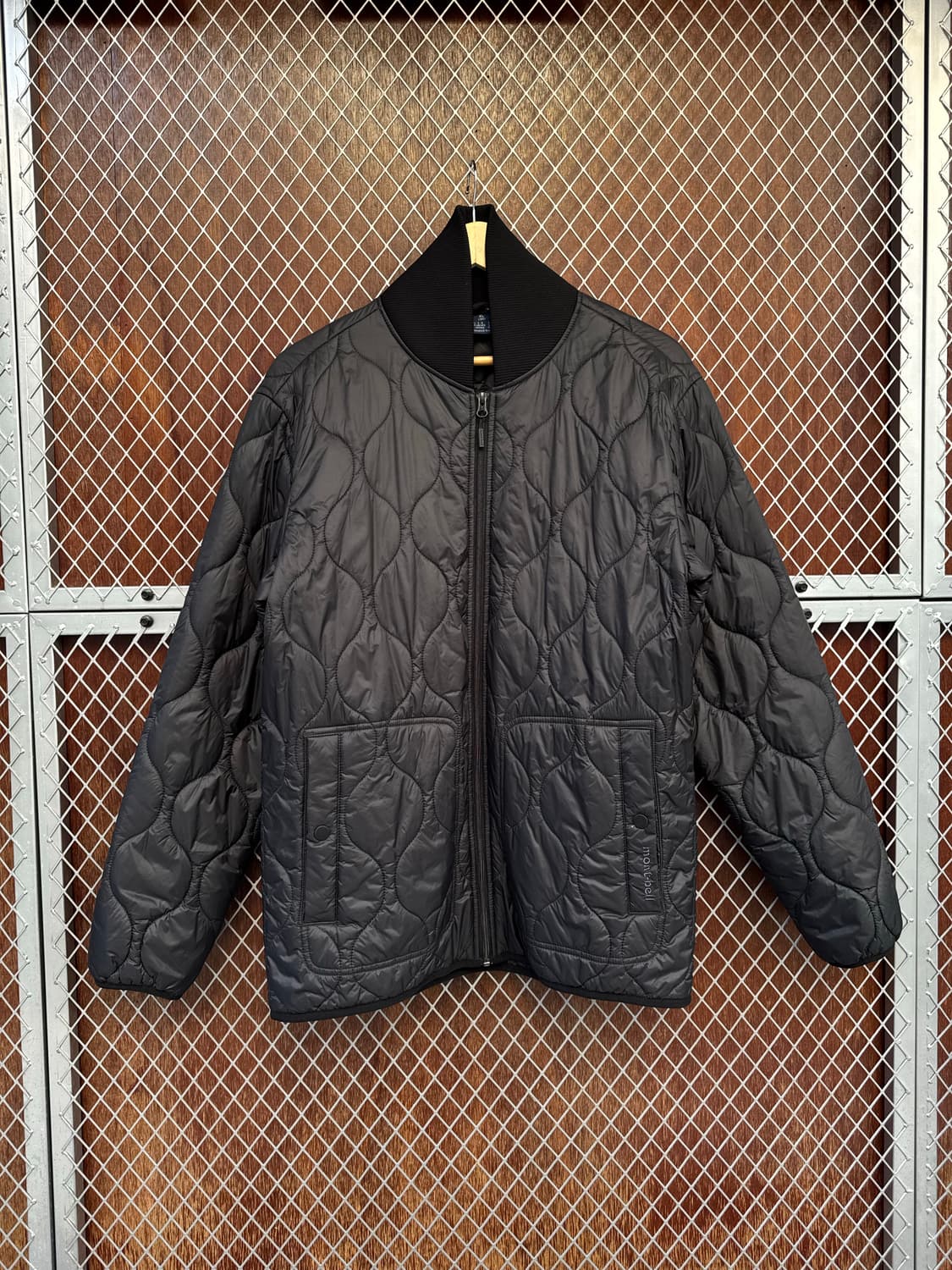 몽벨 mont-bell 퀄팅 경량 블랙 패딩 XL 상품이미지1