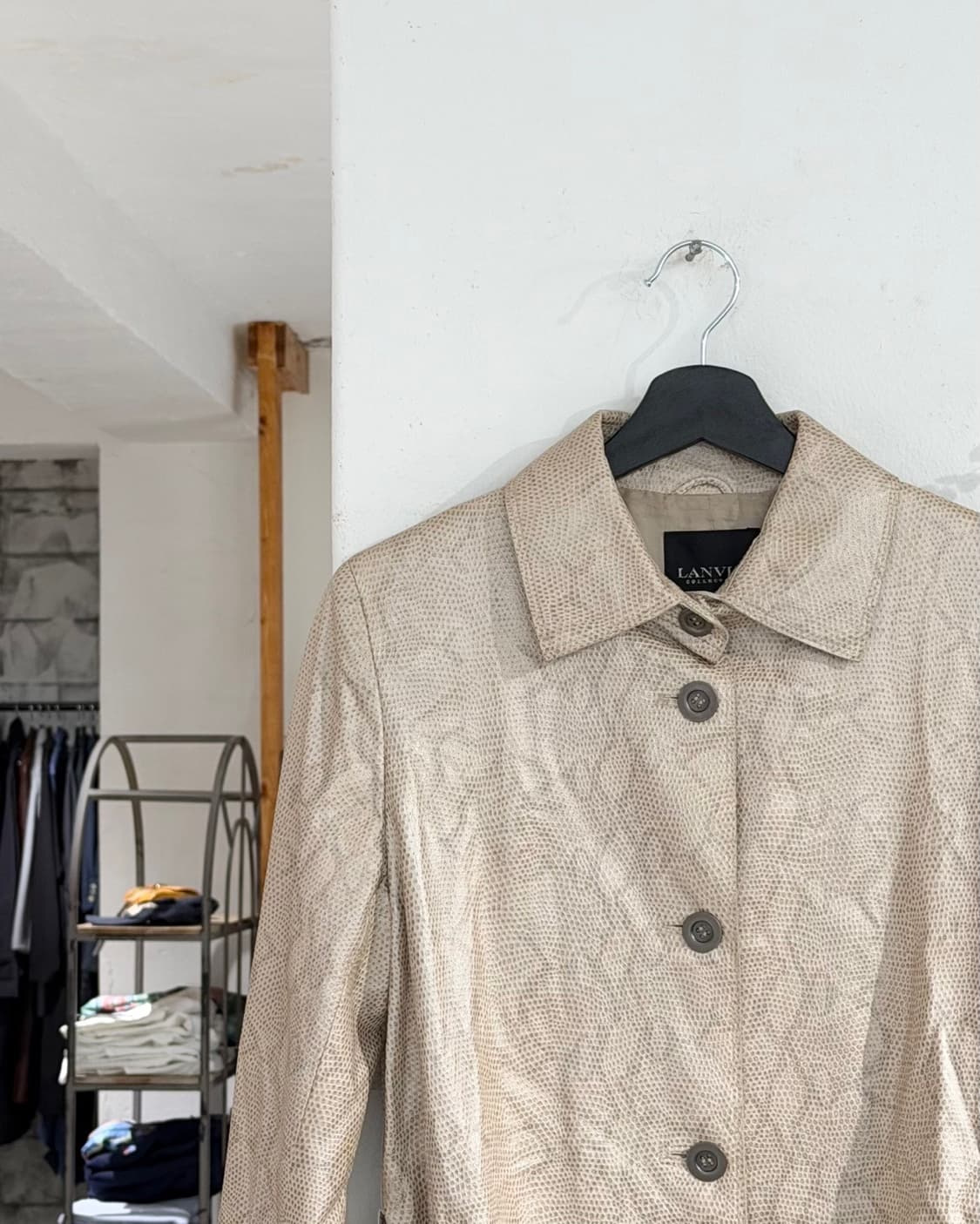 랑방 베이지 램스킨 레더 스네이크 패턴 벨트 트렌치 코트 상품이미지2