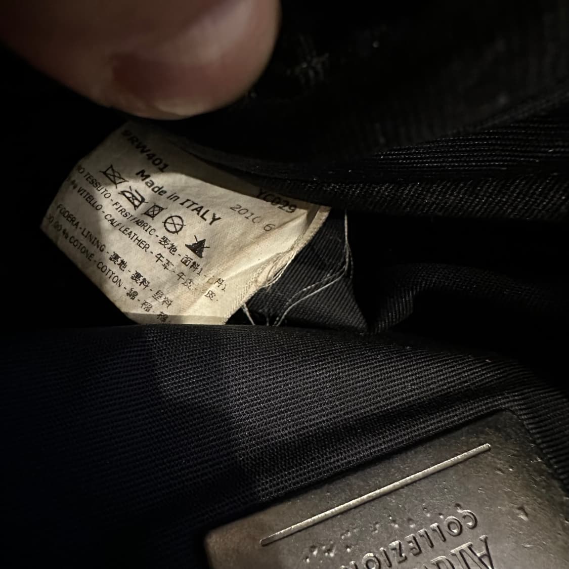 아르마니 Armani 카프스킨 크로스백 상품이미지9