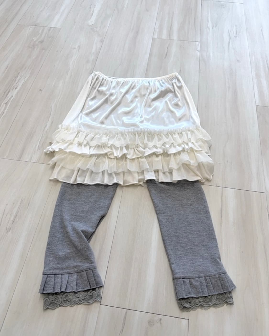 White frilled skirt and leggings set  상품이미지5