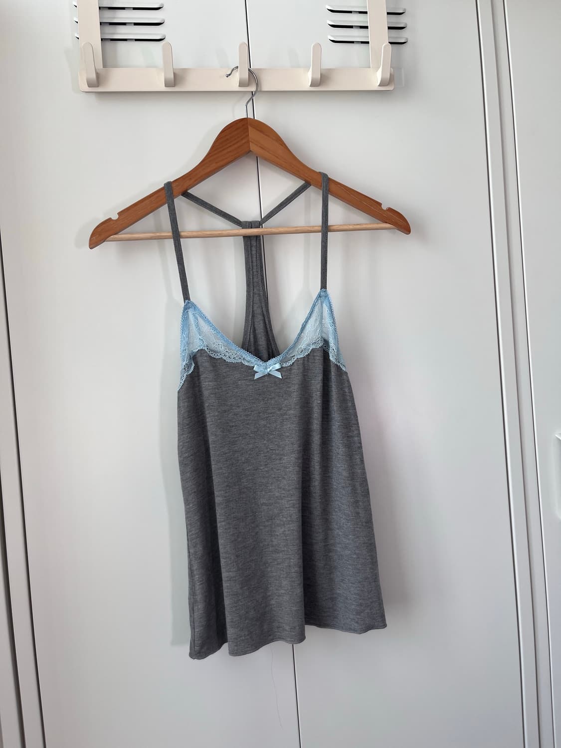 Honeyden 레이스 리본 홀터넥 슬리브리스 상품이미지3