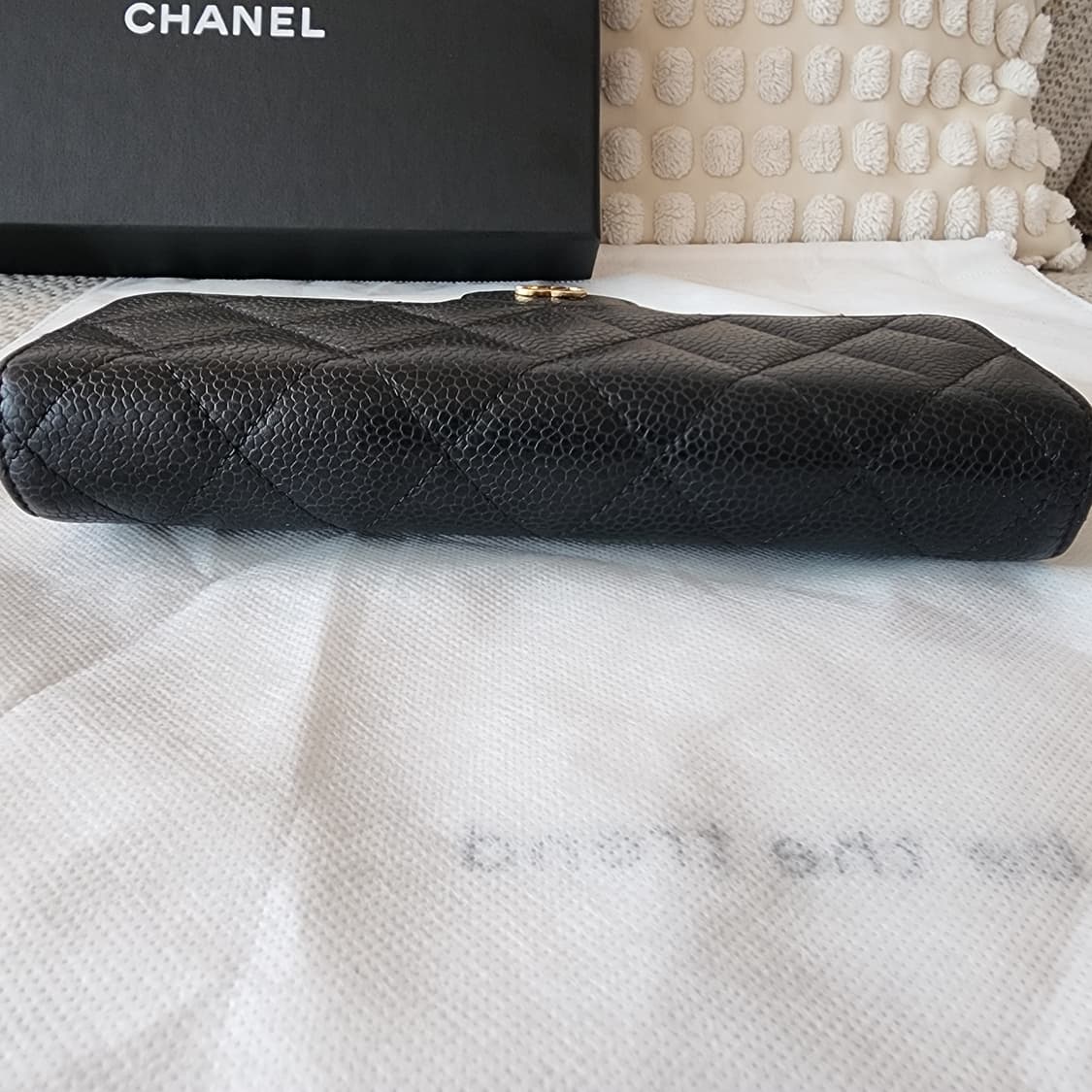 상태최상 샤넬 클래식 캐비어 플랩 장지갑 블랙 금장 상품이미지7
