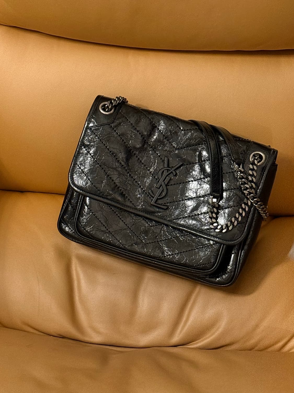 생로랑 니키백 미디움 상품이미지1