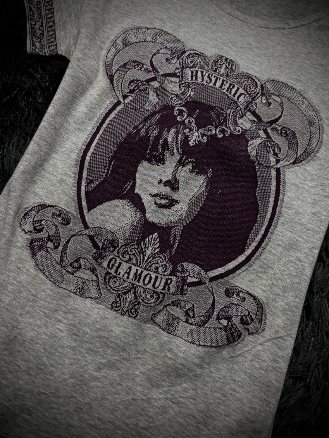 Hysteric Glamour 걸프린팅 오너먼트 그레이 반팔 티셔츠 상품이미지5