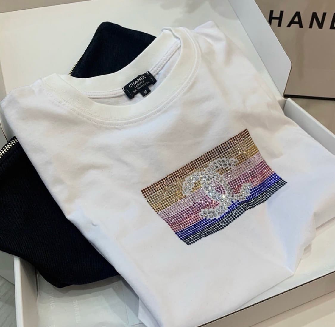 샤넬뷰티 리미티드 스와로브스키  로고 티셔츠 + 파우치 세트 기프트팩 상품이미지5