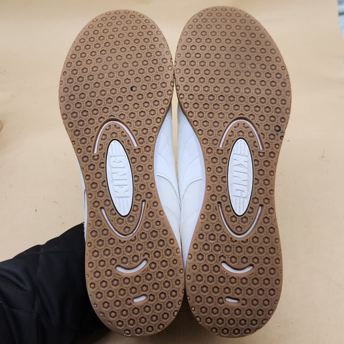 푸마 킹탑 실내용 축구화 300 상품이미지3