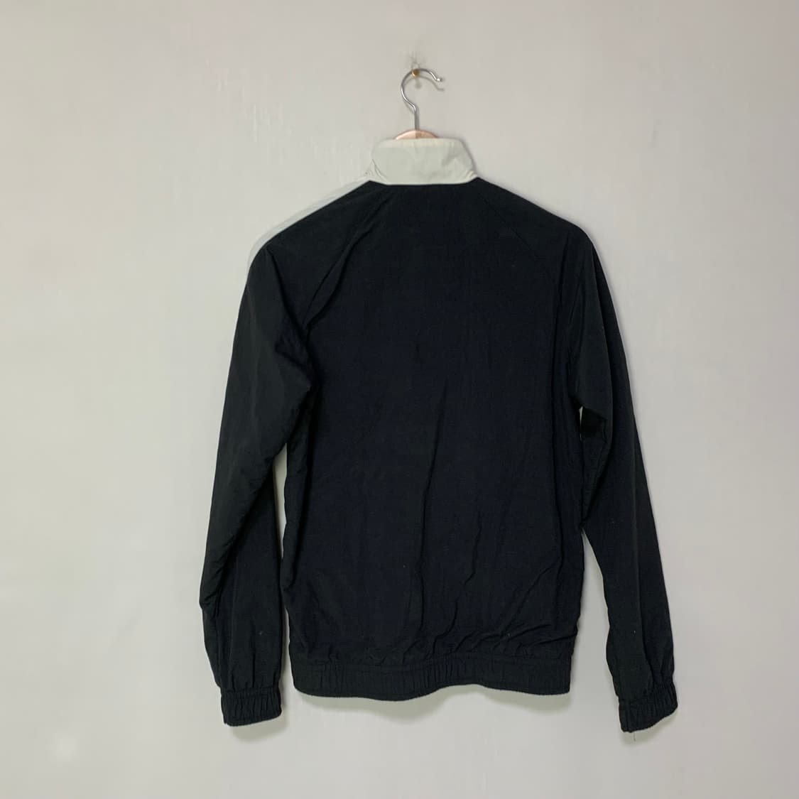 리복 빅로고 패턴 블랙/화이트 트랙탑 바람막이 남성 s 남녀공용 상품이미지4