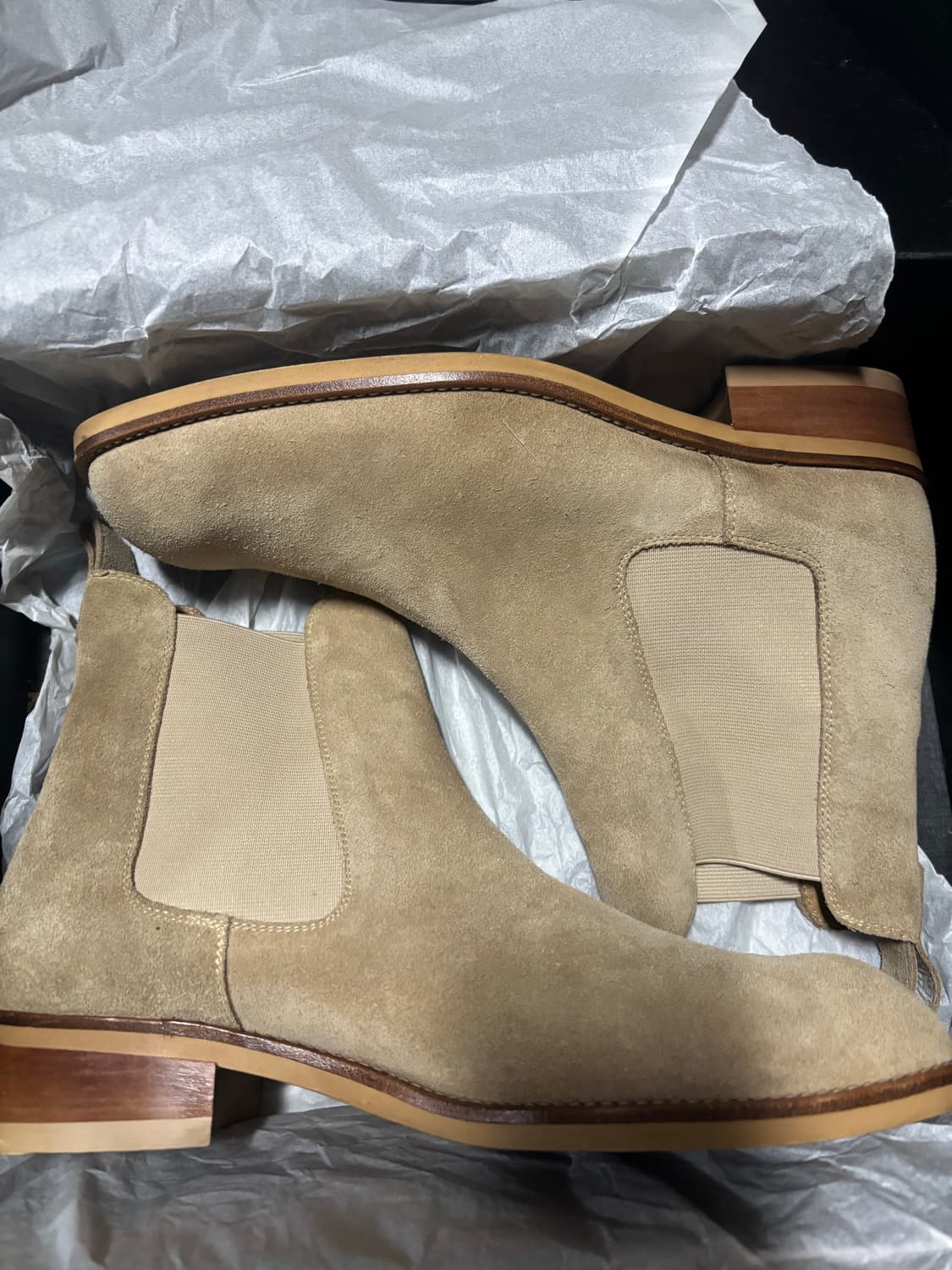 멜로스 스웨이드 첼시 부츠 260 팝니다. 상품이미지3