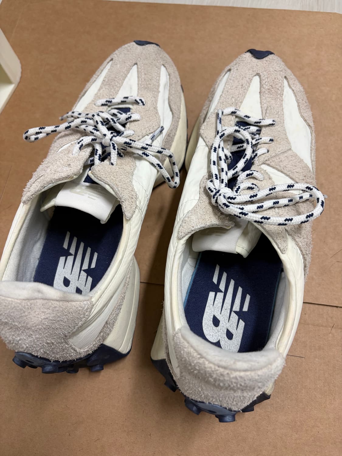 뉴발란스 327 그레이 네이비 상품이미지1