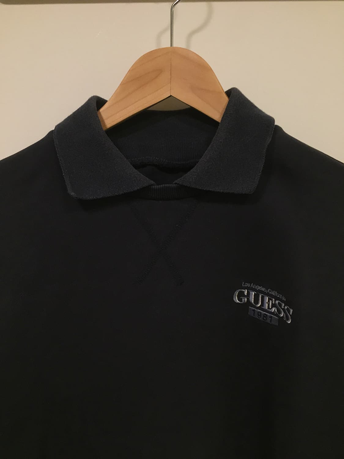 공용 게스 레이어드 카라맨투맨 100 상품이미지3