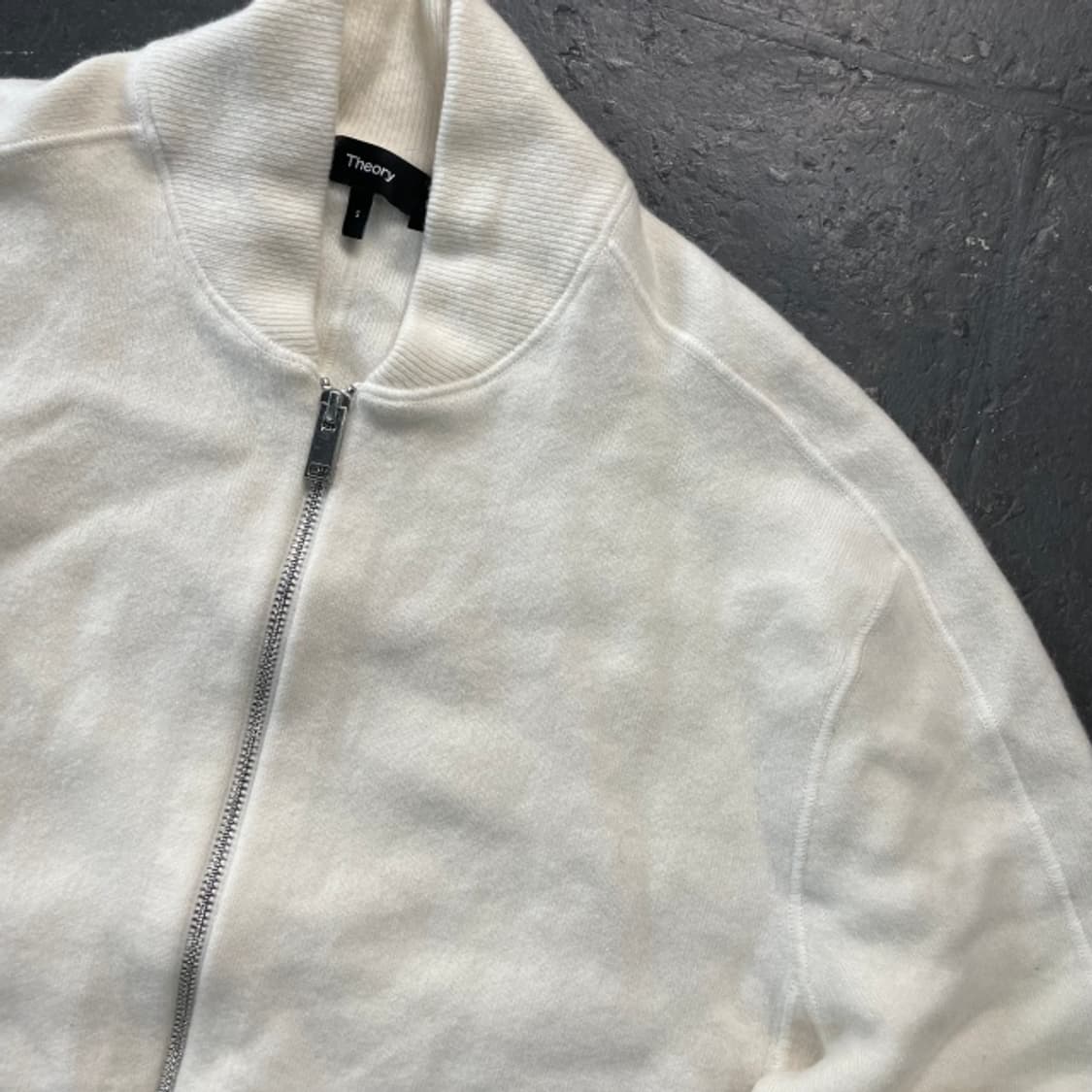 95 띠어리 24FW 니트집업  상품이미지2