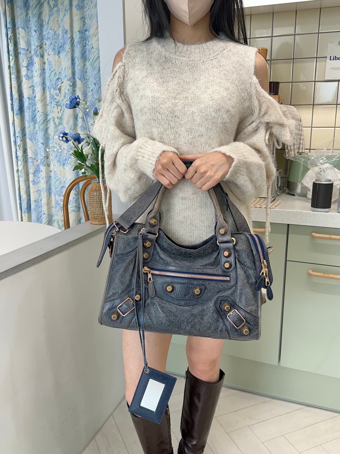 ❌거래중[A 정품] 발렌시아가 자이언트 시티 모터백 블루 카키그레이 상품이미지7