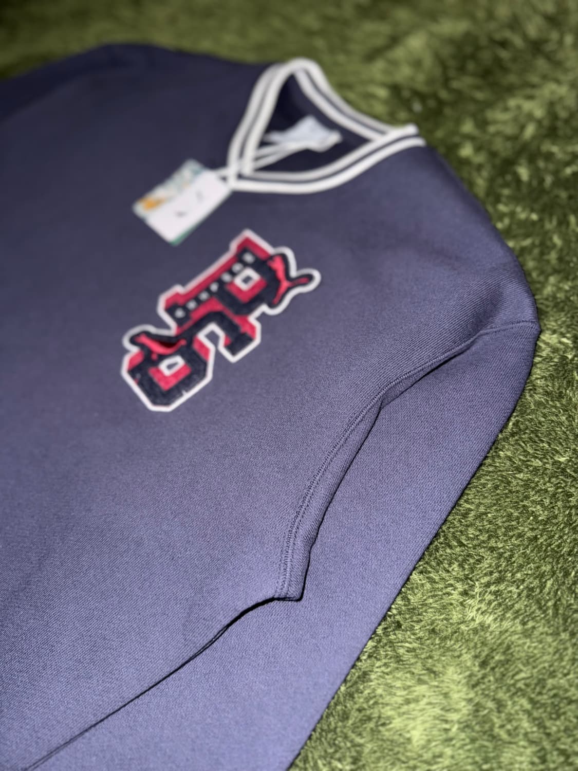 [S] 스테이플 피죤 X 푸마 콜라보 릴렉스 핏 브이넥 스웻셔츠 네이비 상품이미지4