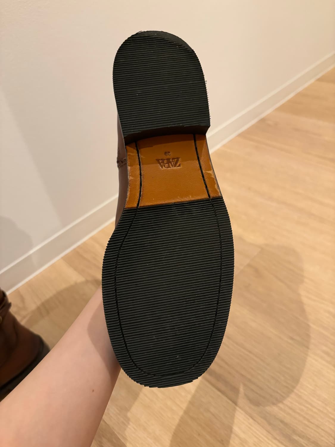 ZARA 자라 버클 디테일 한정판 소가죽 부츠 상품이미지9