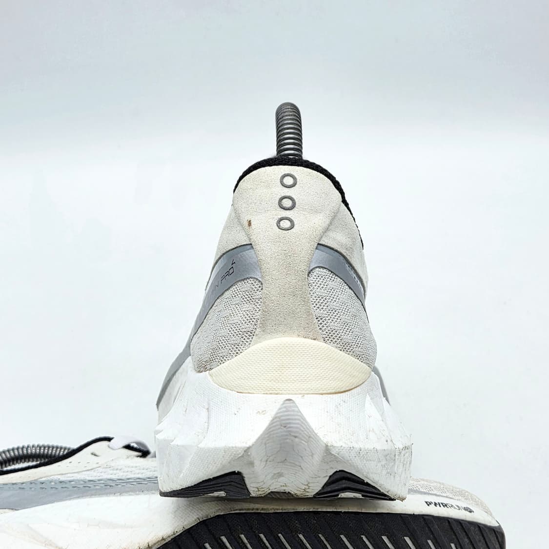  써코니 엔돌핀 프로 4 화이트 실버 (265)  상품이미지2