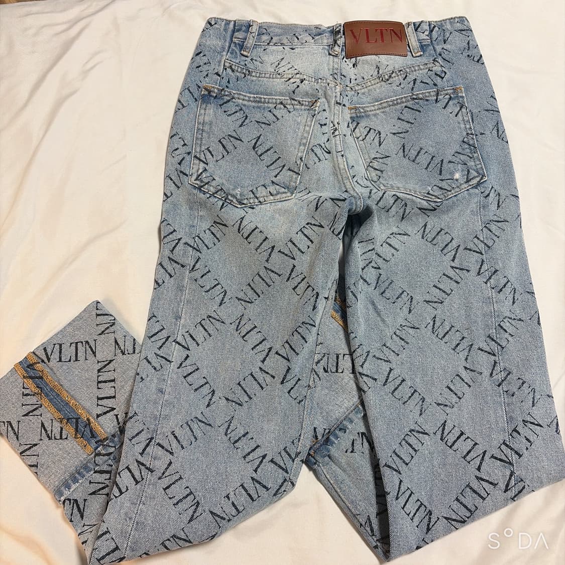 발렌티노 VLTN 패턴 롤업 데님 팬츠 XS 상품이미지2