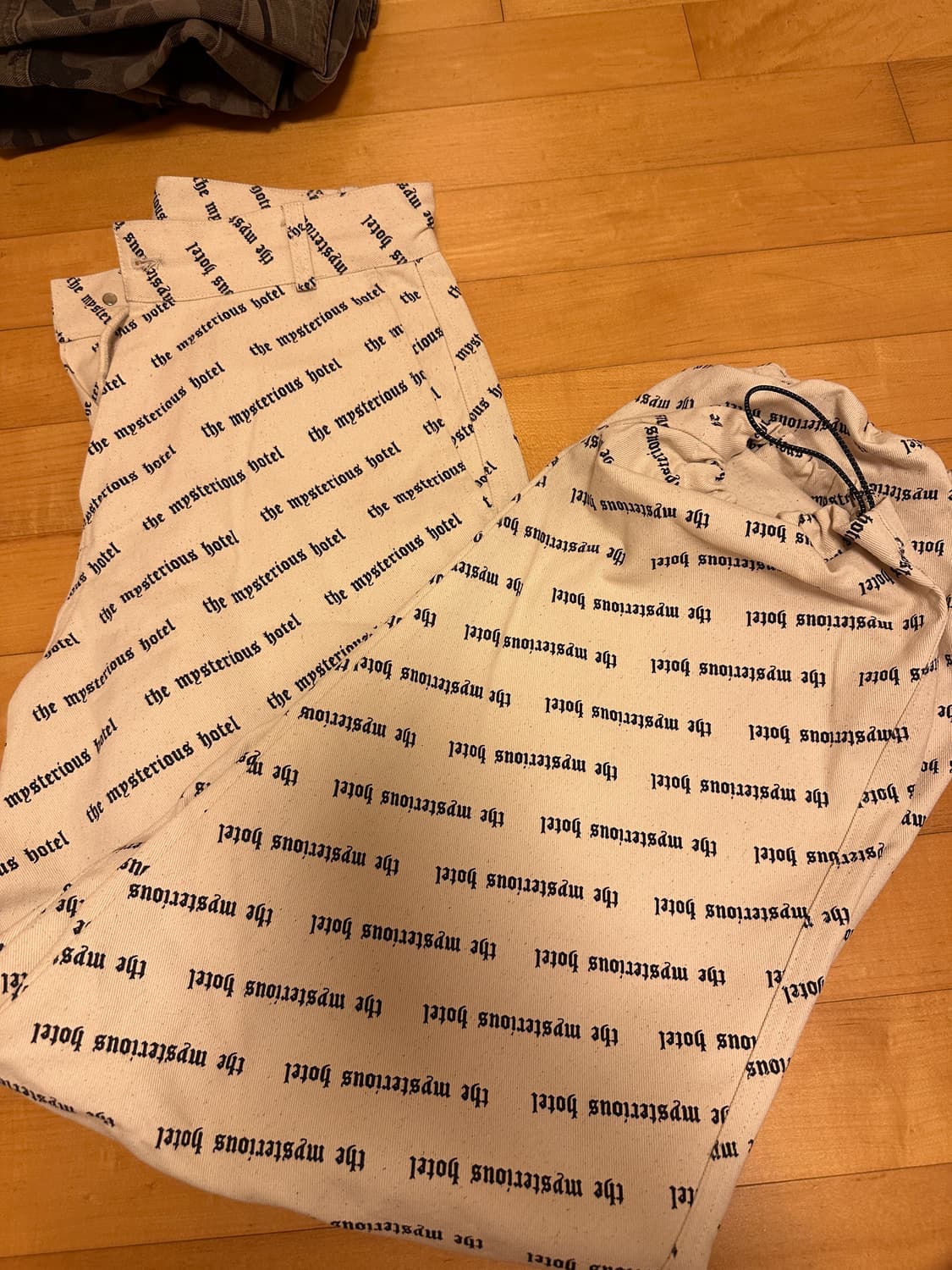 미스테리어스호텔 풀 로고 워크 팬츠 상품이미지3