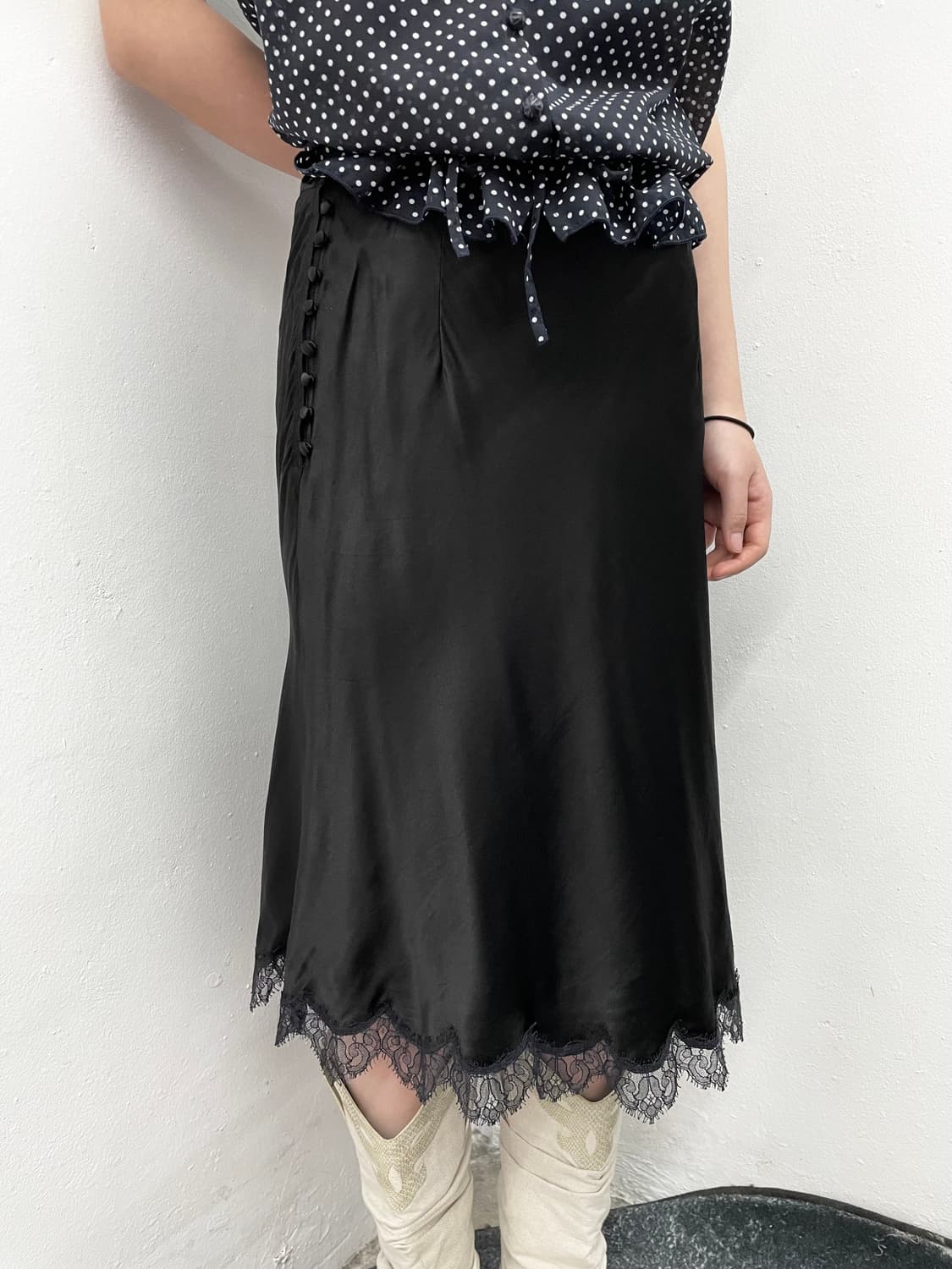 블랙 레이스 새틴 버튼 스커트 상품이미지2