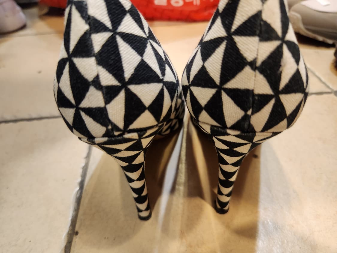 이자벨마랑 블랙 화이트 패턴힐 상품이미지4