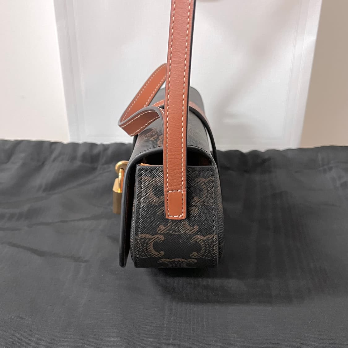 [S급/정품] 셀린느 타부 클러치 스트랩 가방 타부백 상품이미지10