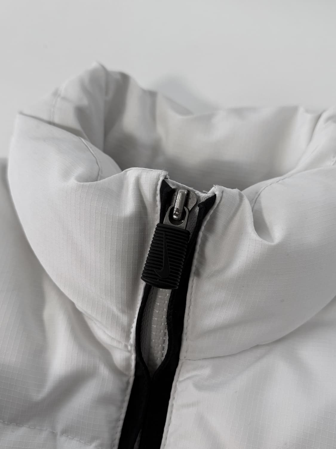 나이키 00‘s 루즈핏 화이트 덕다운 푸퍼 패딩  뉴챔프 상품이미지6