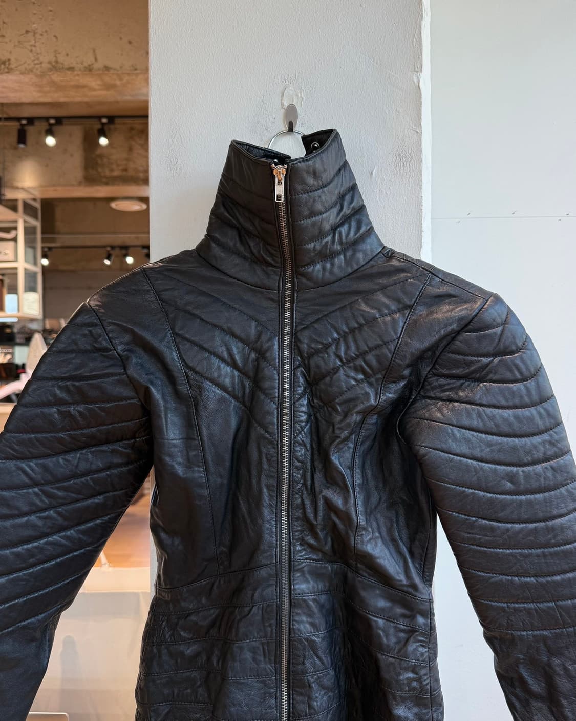 vtg 블랙 레더 컷아웃 자켓  상품이미지3