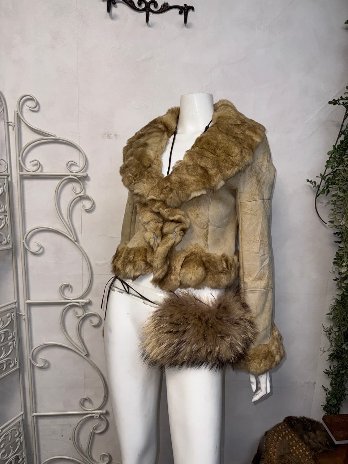 Ivory tie dye rabbit skin fur mustang 상품이미지5