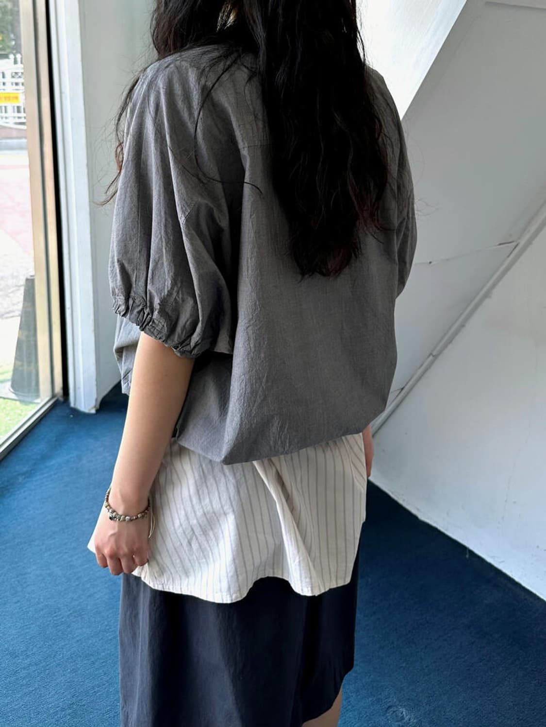 Shirried wide sleeve panel design shirt  상품이미지10