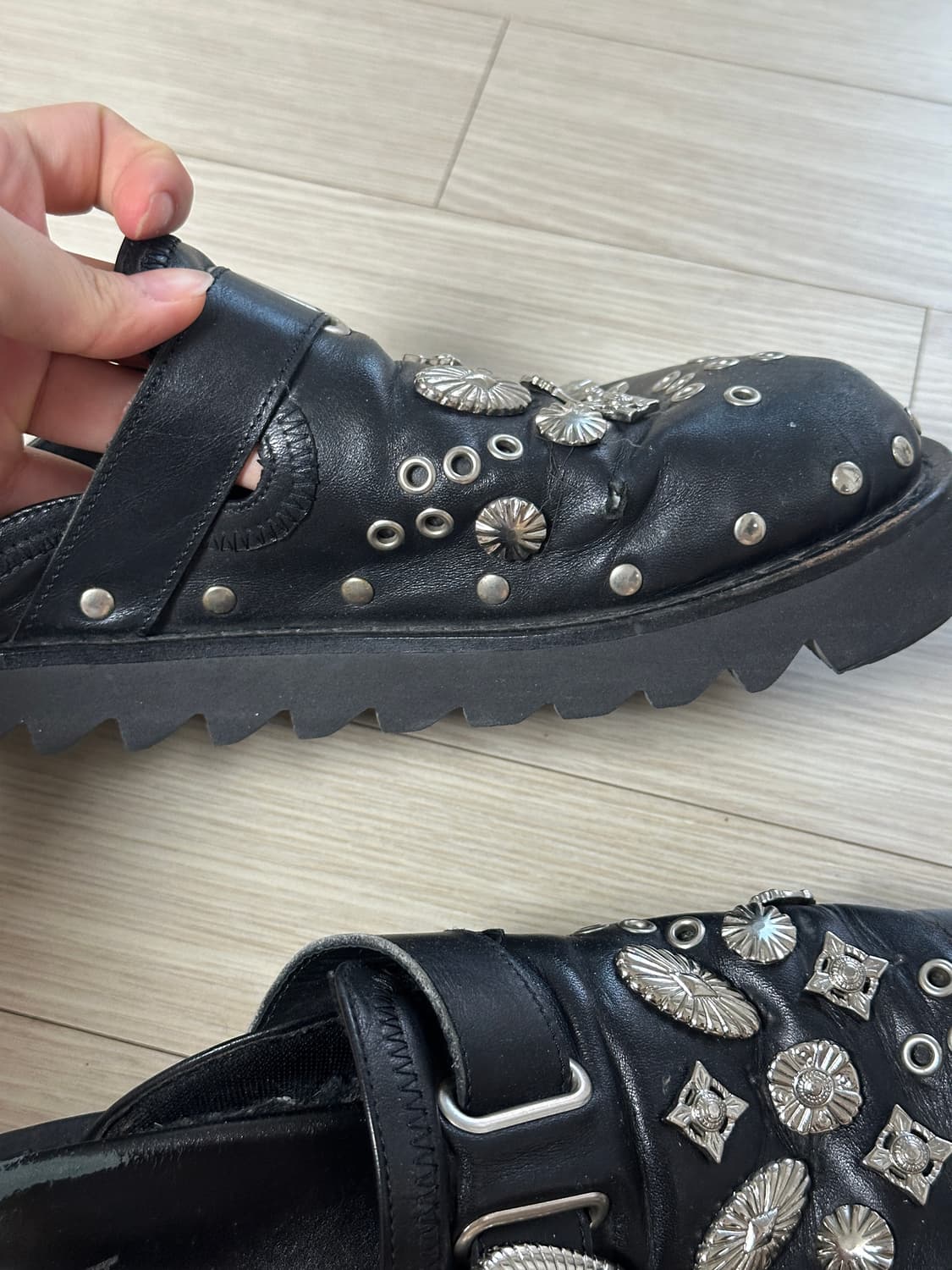 Toga virilis 토가 비릴리스 스터드 뮬 40size 상품이미지5