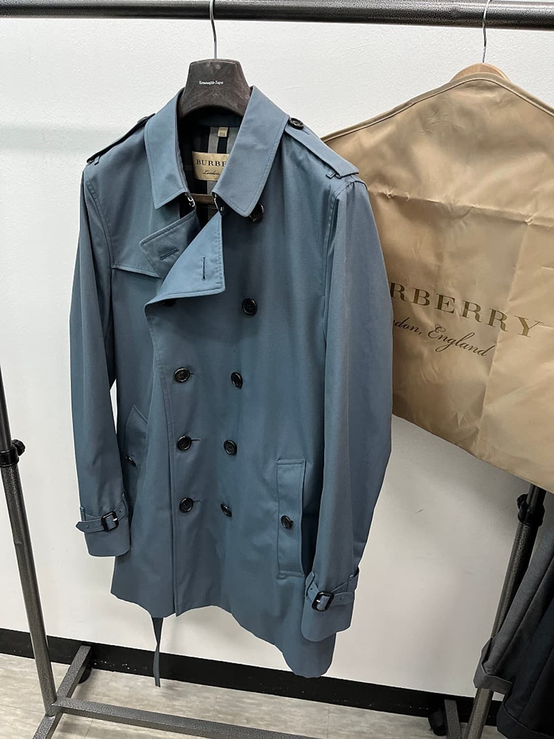 110) 버버리 파스텔블루 트렌치코트  상품이미지1