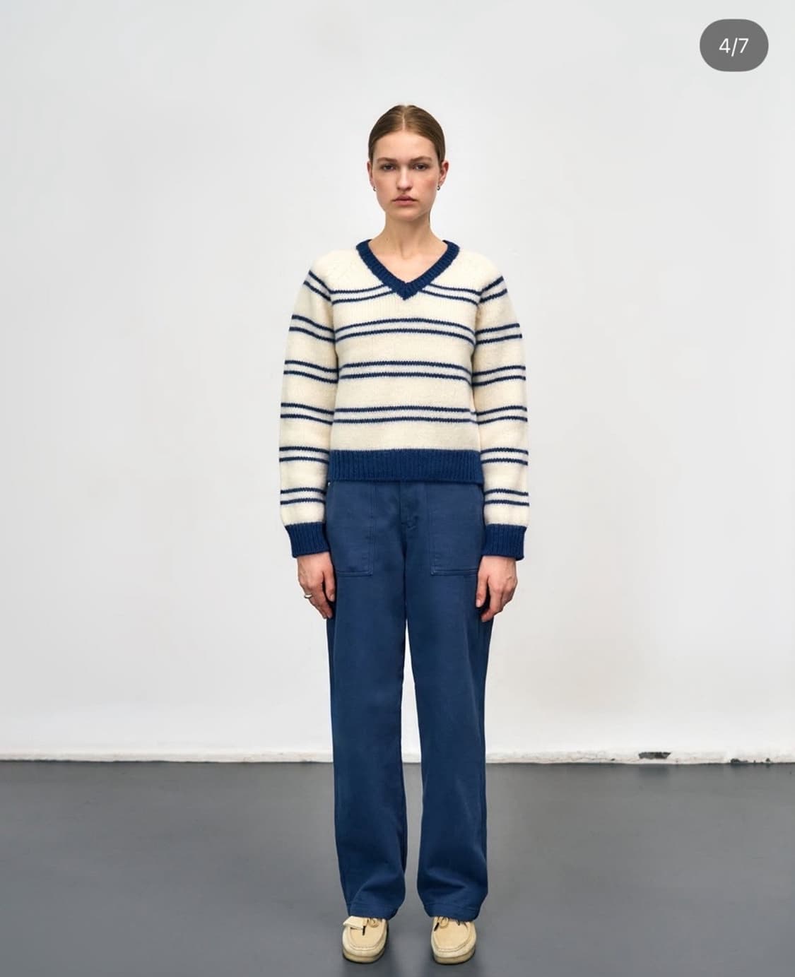 더르에 스트라이프 브이넥 니트 상품이미지1