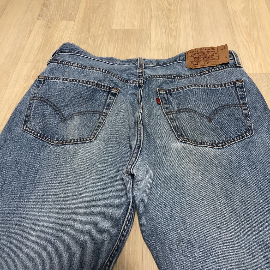 (36) 90's 리바이스 미국제 501 스트레이트진 연청 데님 상품이미지9