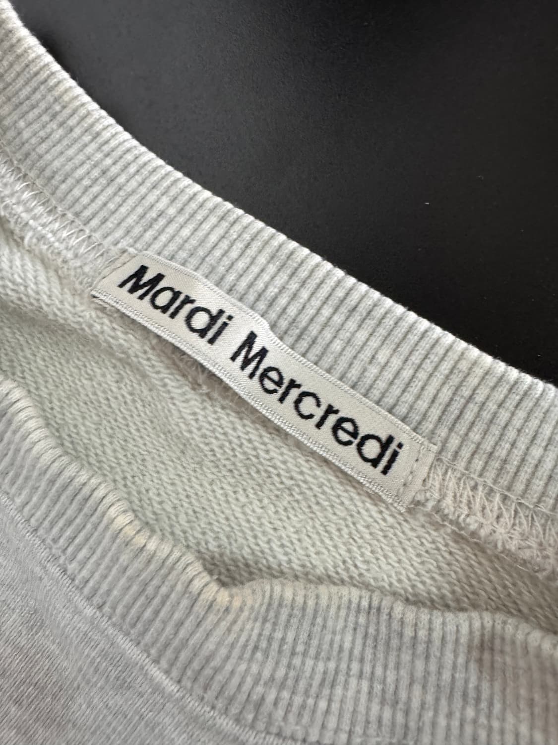 여성 마르디 메크르디 플라워 로고 오버핏 맨투맨 상품이미지3