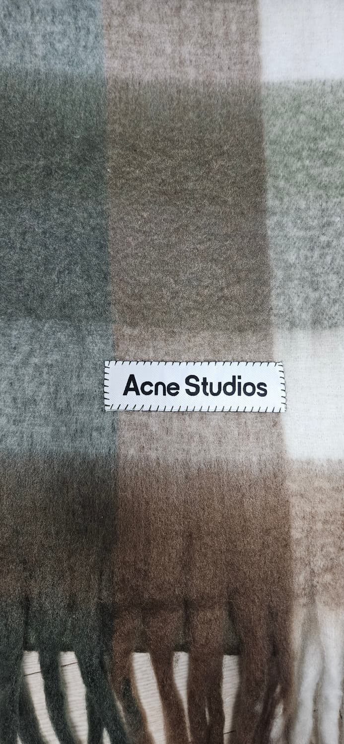 아크네 브라운그린화이트머플러 상품이미지1