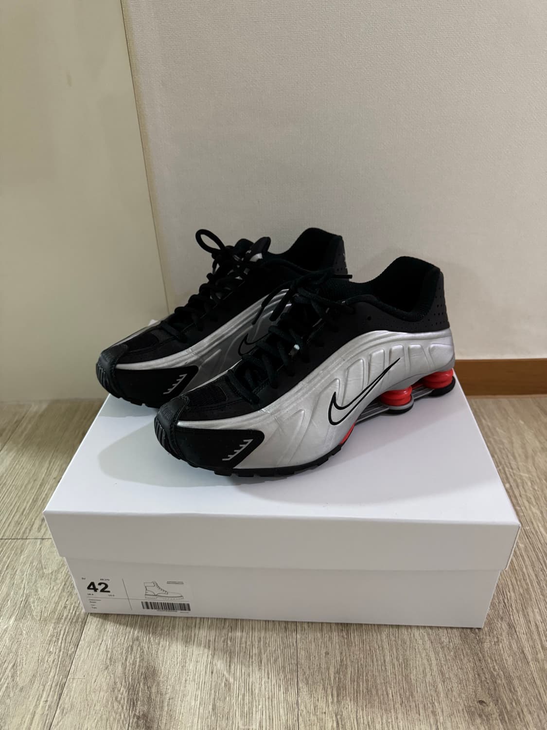 나이키 샥스 R4 메탈릭실버 레드 275 상품이미지1