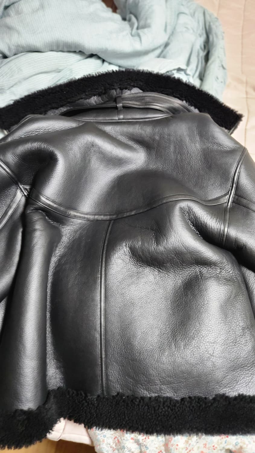 송지오 24fw 무스탕 50사이즈 상품이미지3