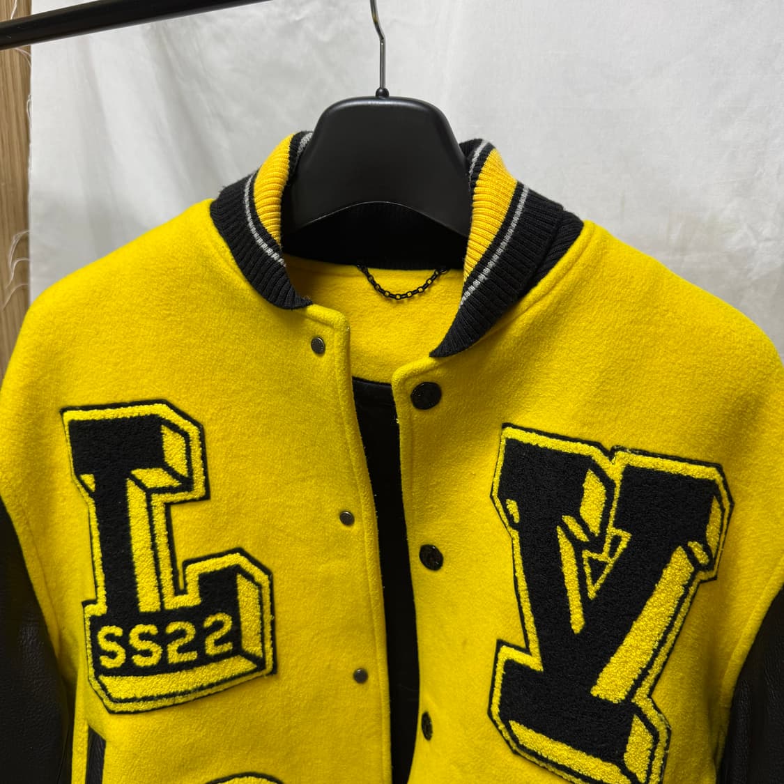 루이비통 레더 자수 바시티 자켓 1A9UIU 상품이미지3