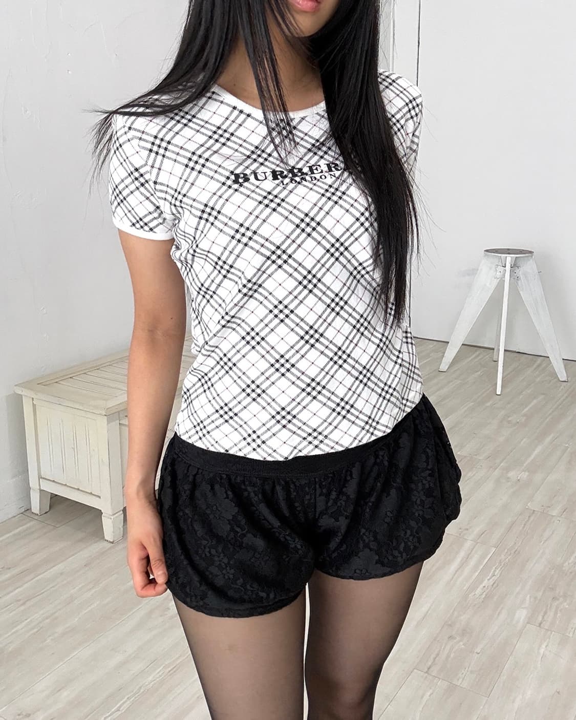 Black Floral Textured Mesh Shorts 상품이미지2