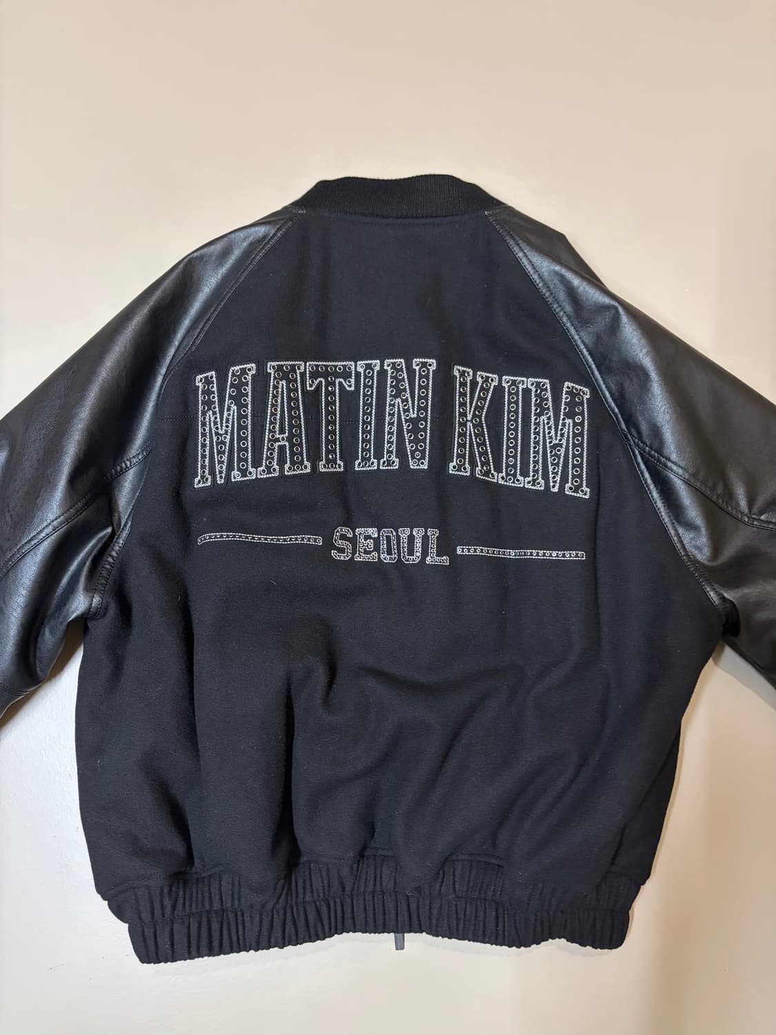 마뗑킴 스터드 포인트 폭스 레더 점퍼 상품이미지8