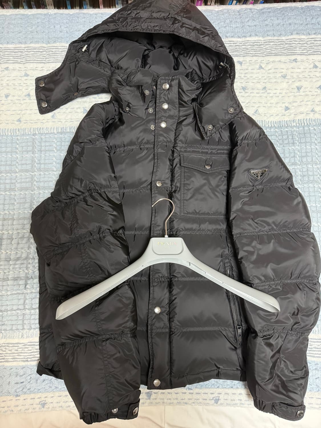 프라다 후드 다운 패딩 52사이즈 NFC 정상작동 상품이미지1