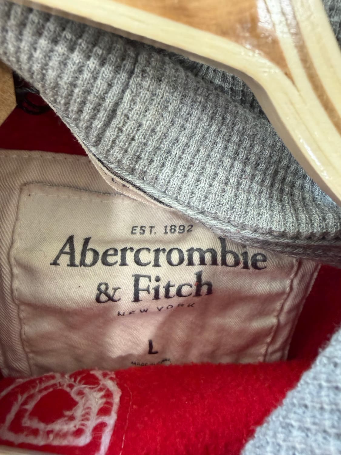 87. 아베크롬비 후드티 레드 상품이미지2