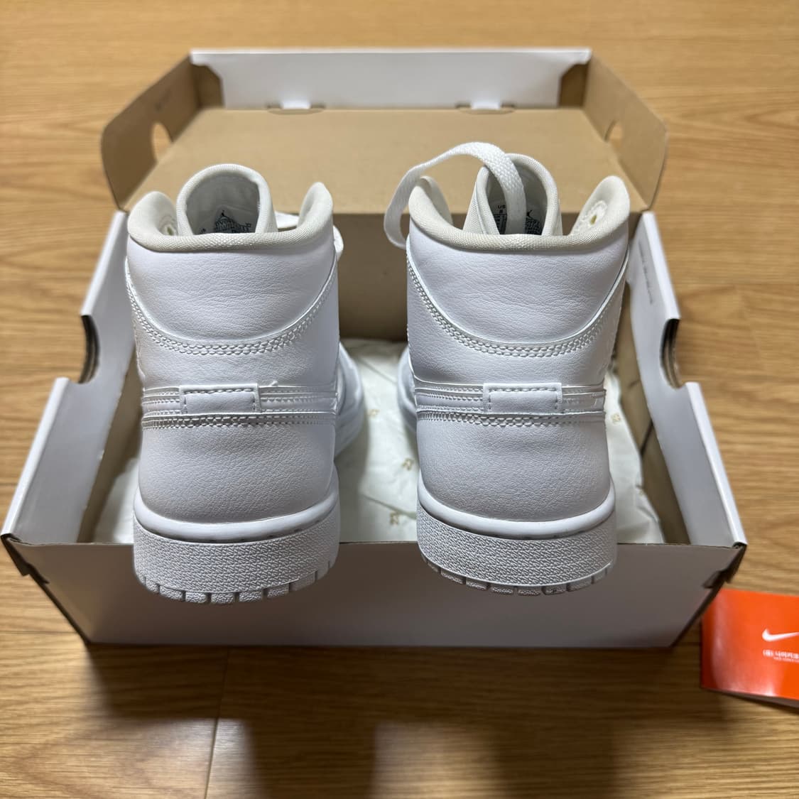 나이키 에어 조던1 미드 올백 250 상품이미지5