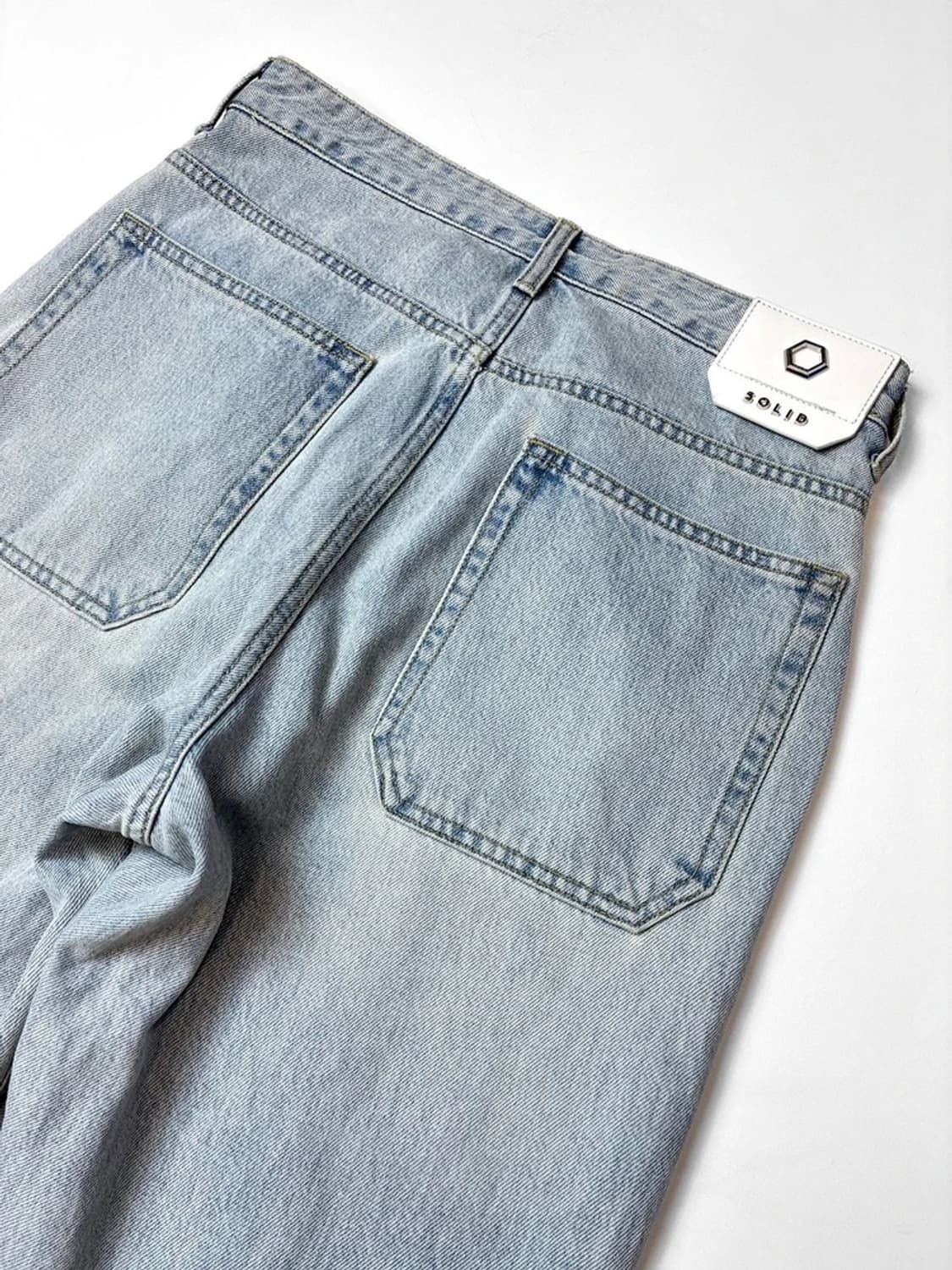 솔리드옴므 22FW 스트레이트 연청 데님 팬츠 PN5360 상품이미지6