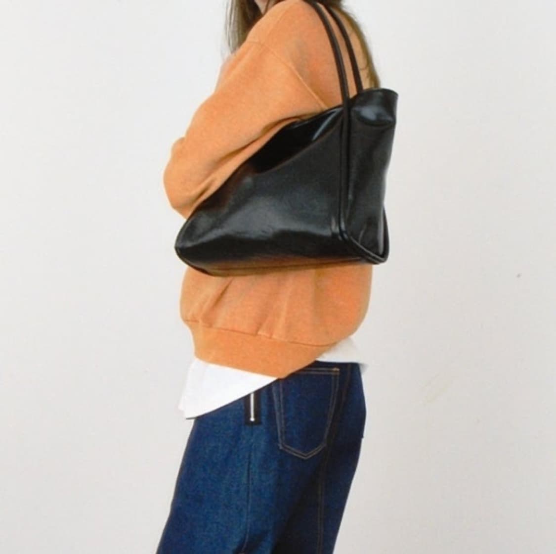 여밈 yeomim 미디엄 대퍼백 블랙 상품이미지3