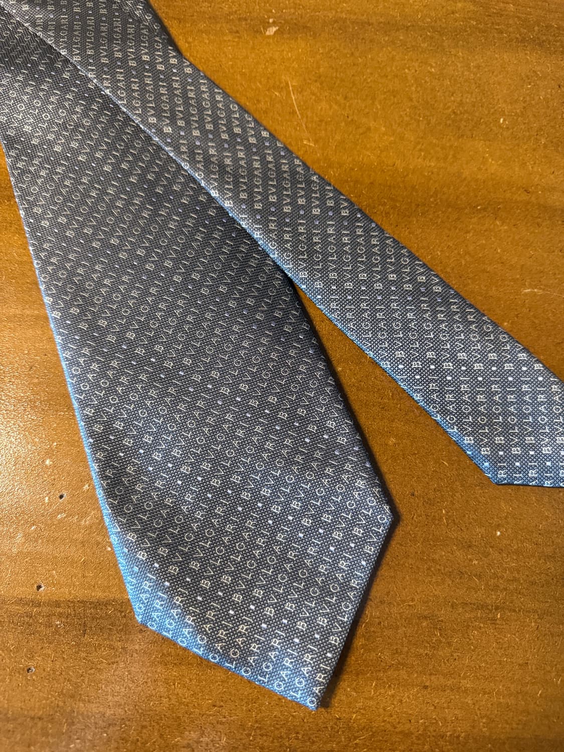 불가리 BVLGARI 올오버 로고 실크 넥타이 그레이 상품이미지3