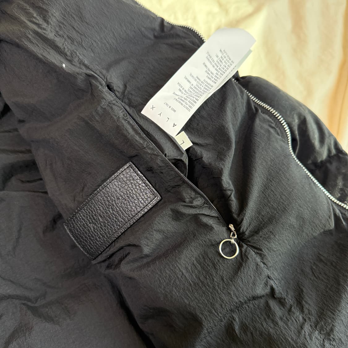알릭스 초판 19fw 푸퍼자켓  L 상품이미지6