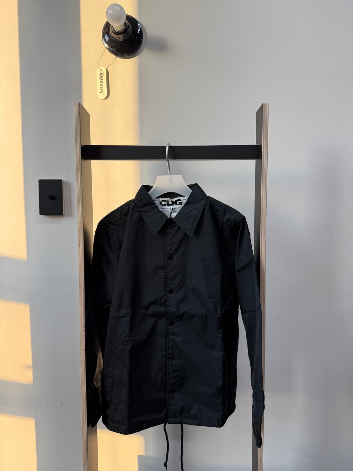 꼼데가르송 CDG 백 로고 시그니처 코치 자켓 블랙 상품이미지3