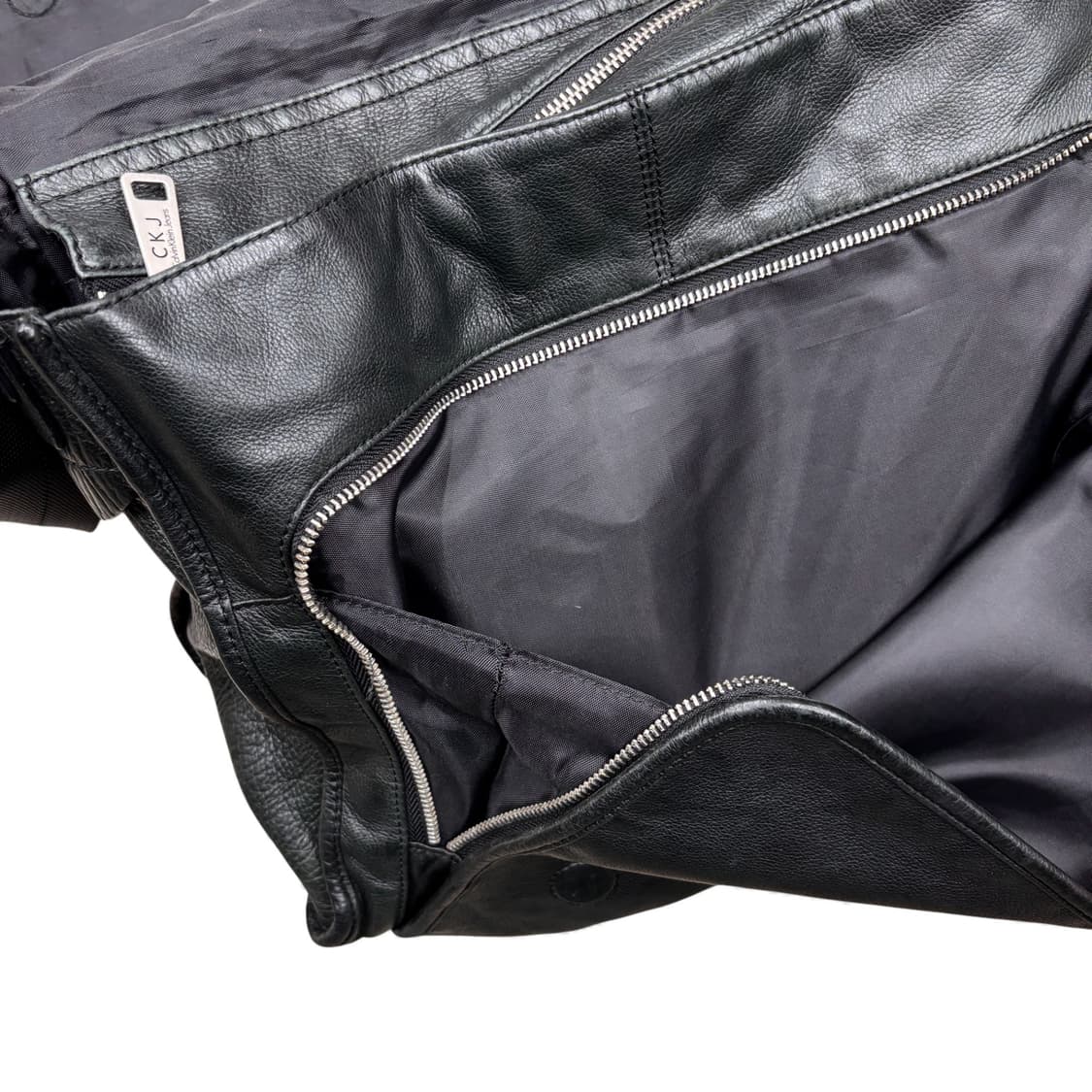 캘빈클라인 레더 메일 백 상품이미지6