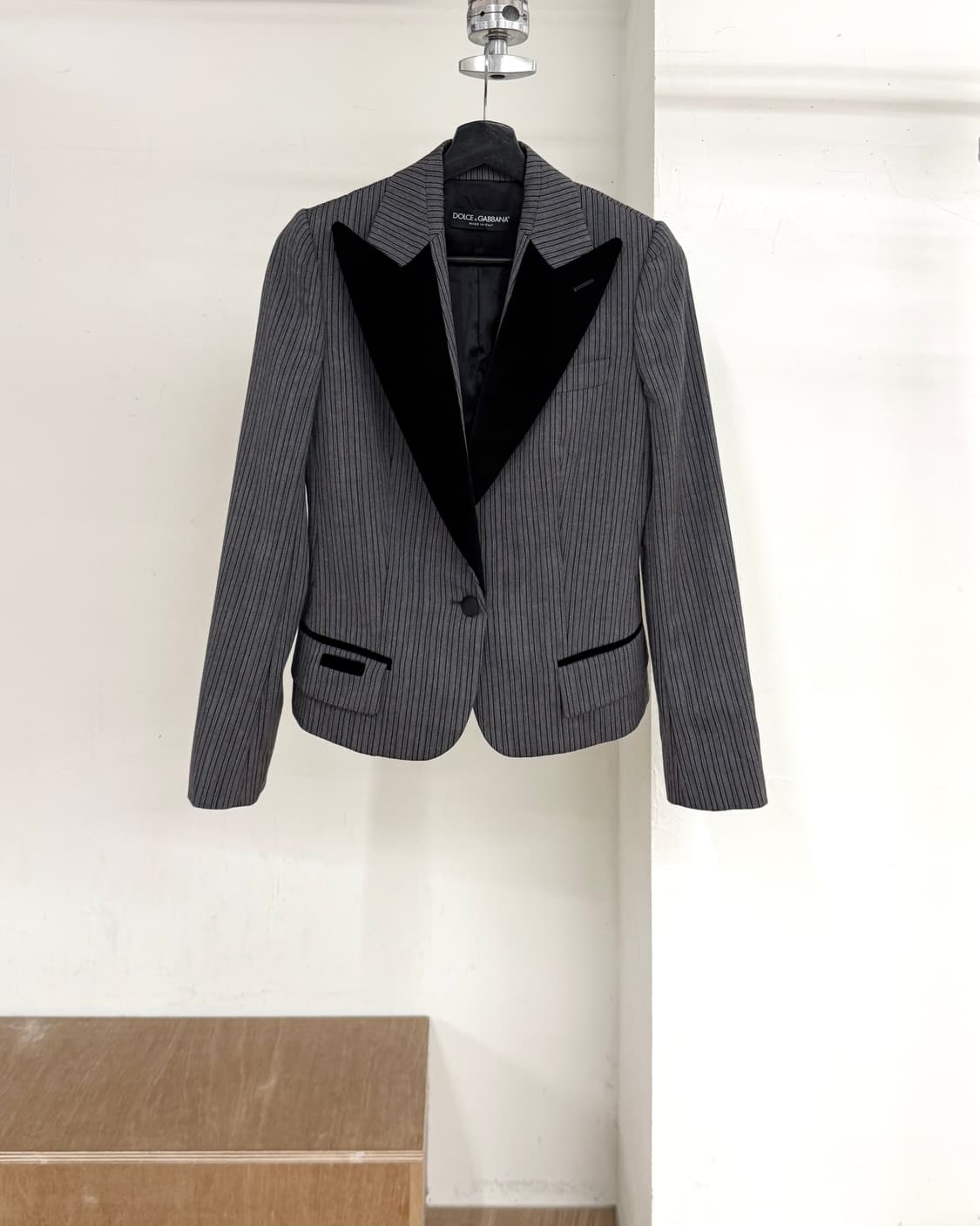 돌체 앤 가바나 그레이 스트립드 울 벨벳 레이펠 자켓 상품이미지1