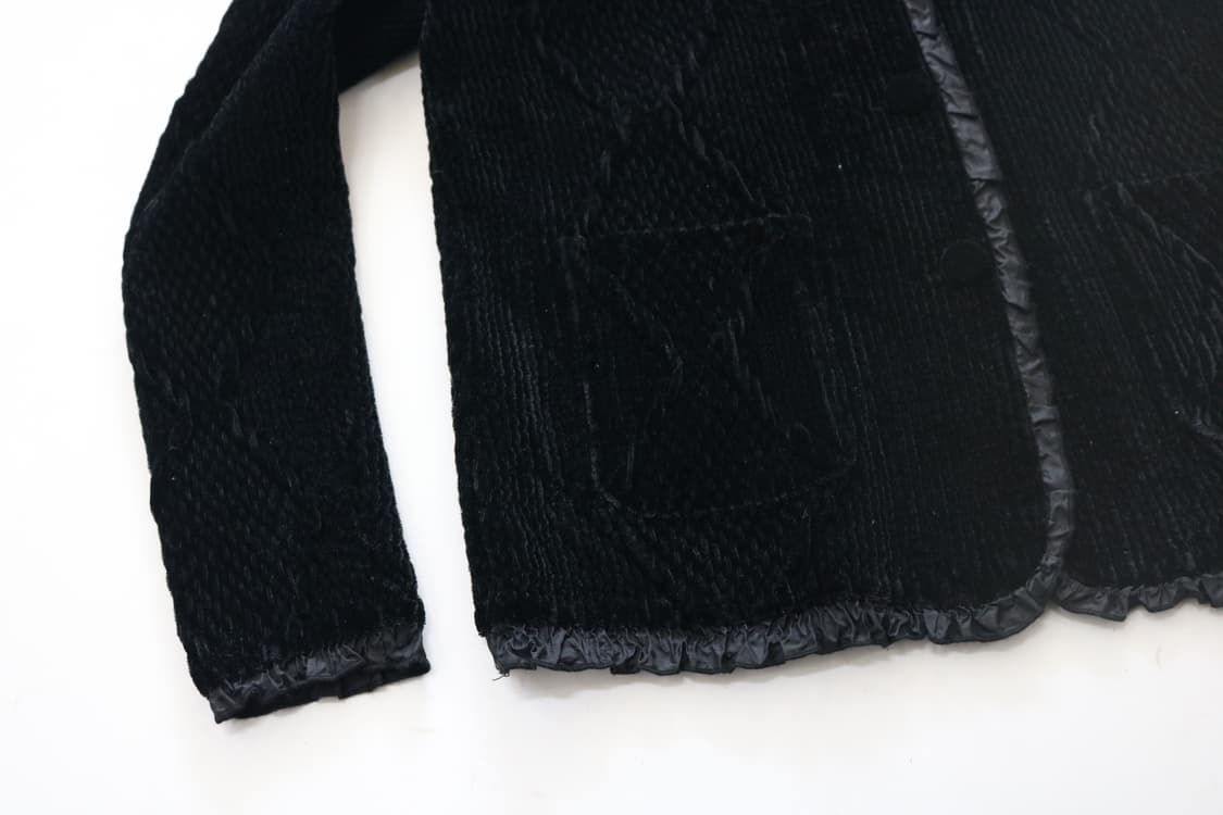 빈티지 블랙 셔링 프릴 트리밍 퀼팅 벨벳 자켓 (M-L) 상품이미지4